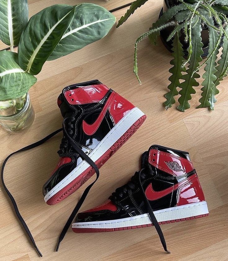 Nike Air Jordan 1 Retro High OG "Patent Bred"